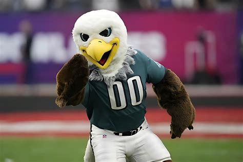 Swoop Mascot: An Icon for the Next Generation of Fans